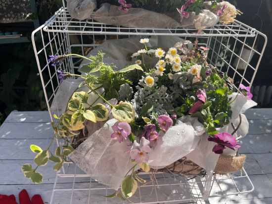 DIYした寄せ植え用の花台